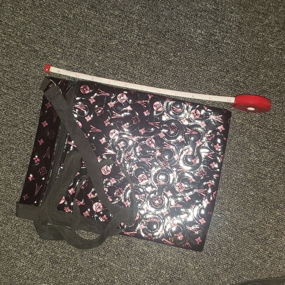 Multiple Small Bags - Picture 9 of 13